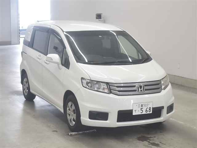 10136 Honda Freed spike GB3 2013 г. (MIRIVE Aichi)